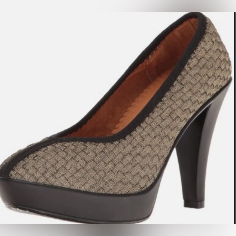 Bernie Mev. Legend Textured Heels in Bronze